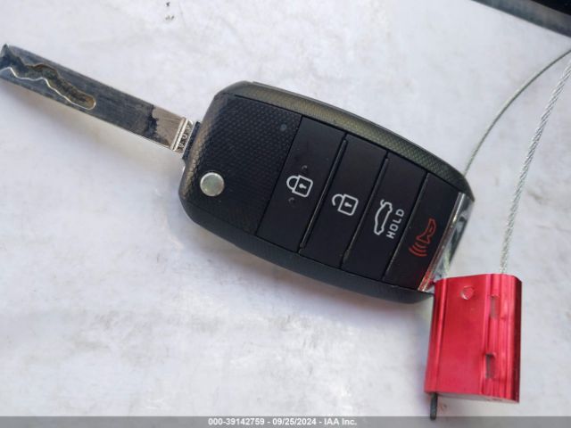 3KPA25AB9KE212630 KIA Rio 5-door S