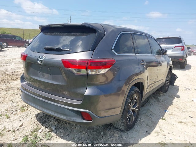 5TDZARFH5KS049488 Toyota Highlander Le