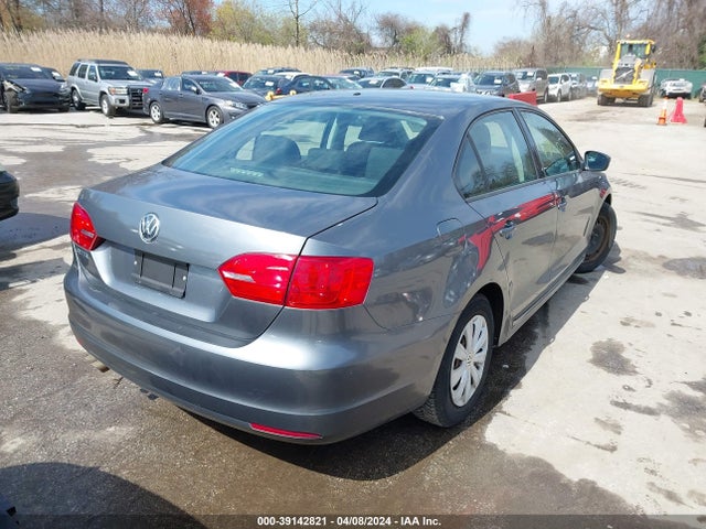 3VW2K7AJ2EM215285 Volkswagen Jetta 2.0l S