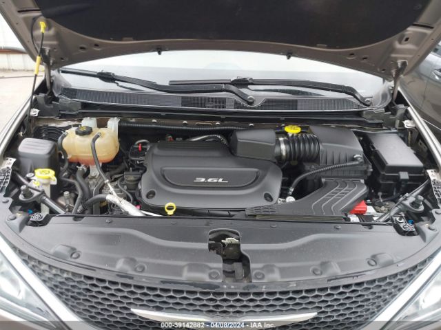 2C4RC1GG5JR320977 Chrysler Pacifica Limited