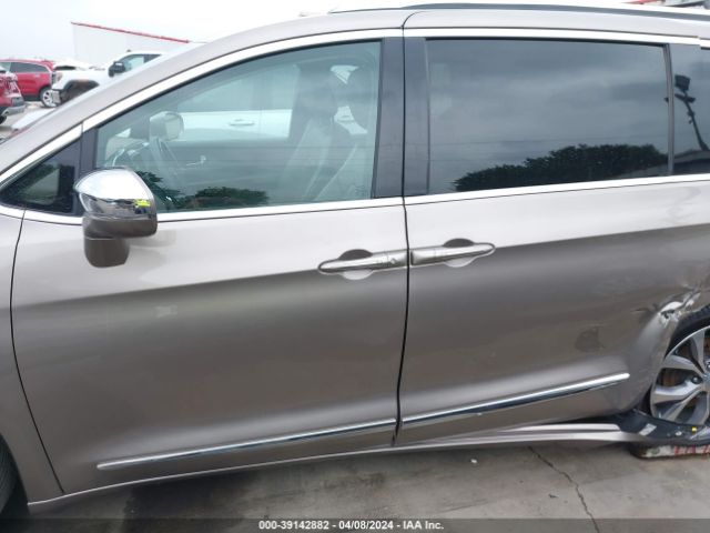 2C4RC1GG5JR320977 Chrysler Pacifica Limited