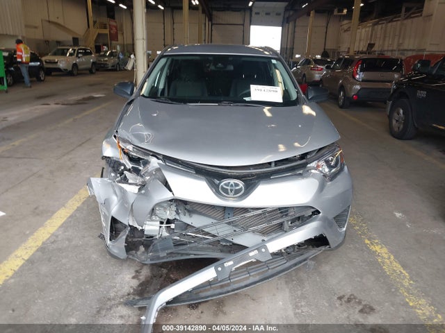 Toyota RAV4 LE 2018 JTMZFREV5JJ173152 Image 12