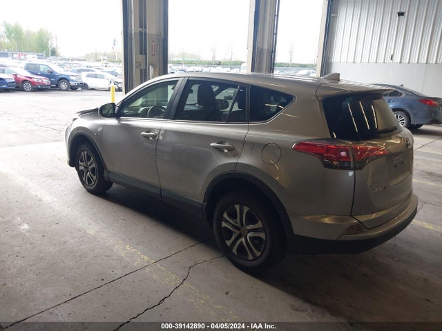 Toyota RAV4 LE 2018 JTMZFREV5JJ173152 Image 3