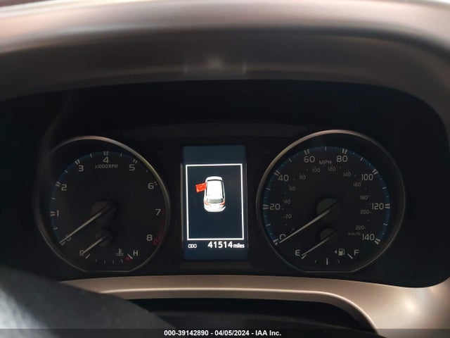 Toyota RAV4 LE 2018 JTMZFREV5JJ173152 Image 7
