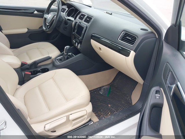 3VWL07AJ5GM338852 Volkswagen Jetta 1.8t Sel