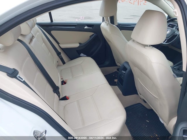 3VWL07AJ5GM338852 Volkswagen Jetta 1.8t Sel