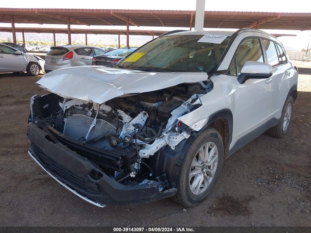Toyota Corolla Cross Le 2022 7MUCAAAG4NV010908 Image 2