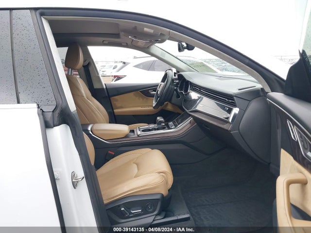 Audi Q8 55 Premium 2019 WA1CVAF11KD010269 Image 5