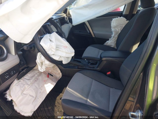 Toyota RAV4 LE 2015 JTMBFREV0FJ021868 Image 5