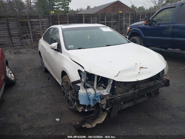 2016 4T1BF1FK3GU506832 main image