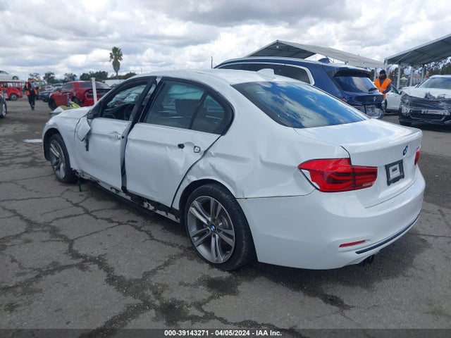 BMW 330I 2018 WBA8B9G5XJNV11381 Image 3