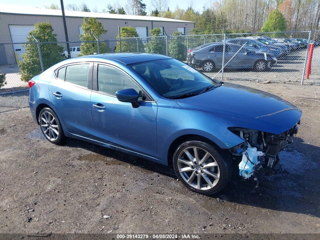 Mazda Mazda3 Touring 2018 3MZBN1V35JM231796 Image 1