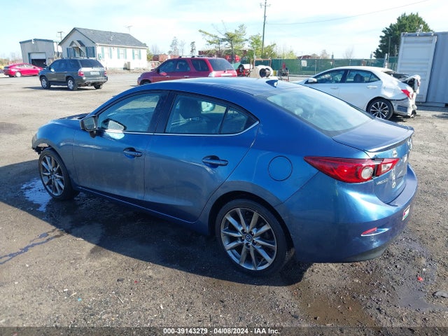 Mazda Mazda3 Touring 2018 3MZBN1V35JM231796 Image 3
