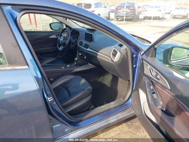 Mazda Mazda3 Touring 2018 3MZBN1V35JM231796 Image 5