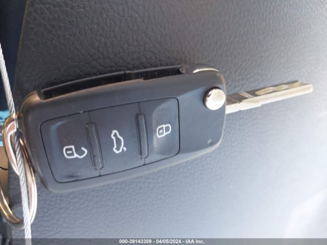 1VWBA7A38JC003863 Volkswagen Passat 2.0t Se