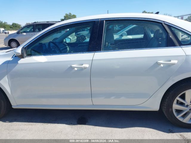 1VWBA7A38JC003863 Volkswagen Passat 2.0t Se