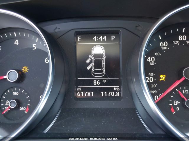 1VWBA7A38JC003863 Volkswagen Passat 2.0t Se