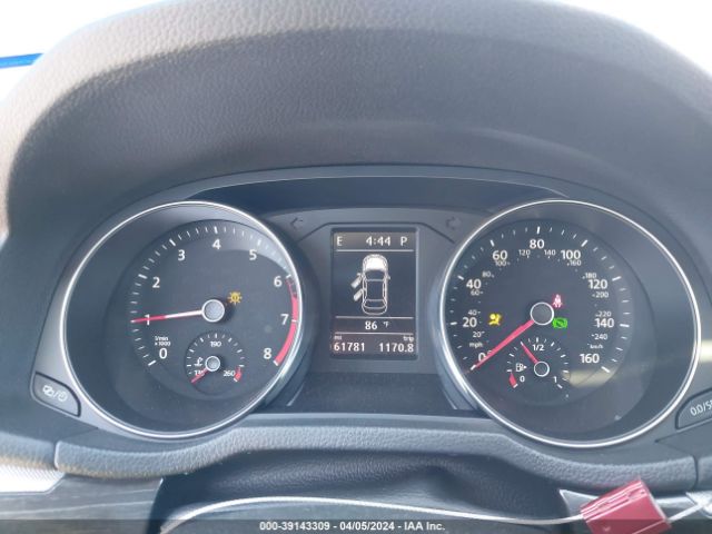 1VWBA7A38JC003863 Volkswagen Passat 2.0t Se