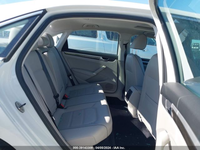 1VWBA7A38JC003863 Volkswagen Passat 2.0t Se