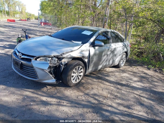 Toyota CAMRY LE 2016 4T4BF1FK3GR558578 Image 2