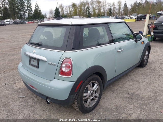 2011 MINI COOPER WMWSU3C52BT253258 Photo 3