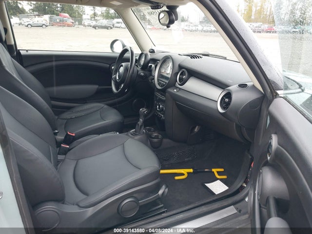 2011 MINI COOPER WMWSU3C52BT253258 Photo 4
