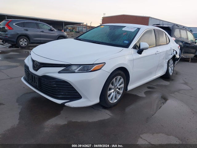 Toyota CAMRY LE 2020 4T1C11AK4LU954047 Image 2