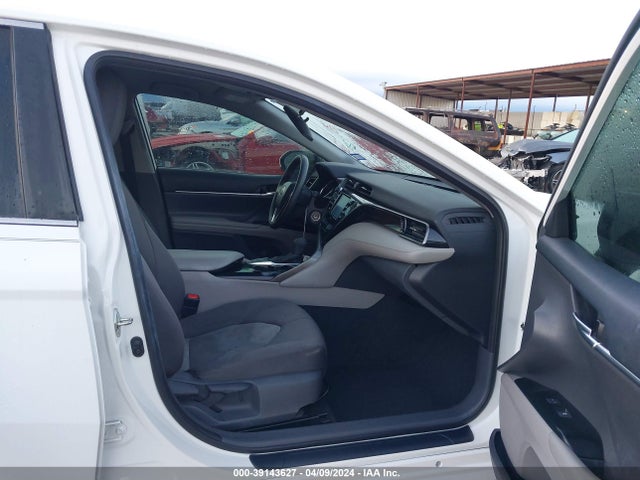 Toyota CAMRY LE 2020 4T1C11AK4LU954047 Image 5
