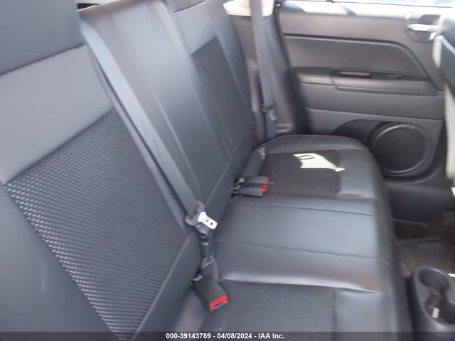 1C4NJCBA9ED674397 Jeep Compass Altitude
