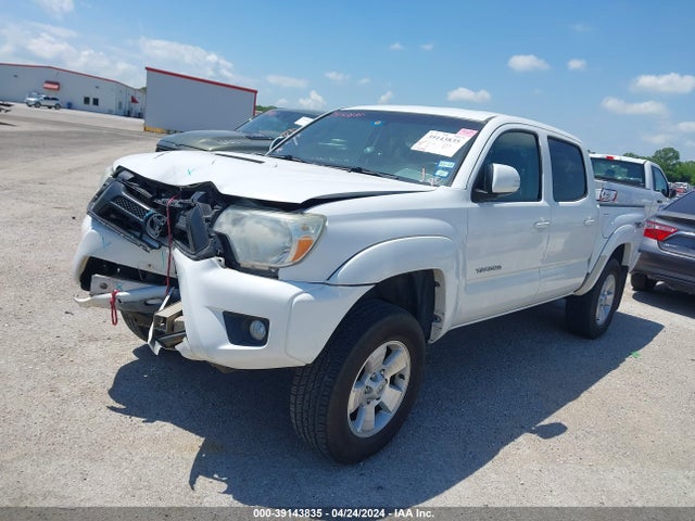 Toyota Tacoma Base V6/trd Pro 2015 3TMLU4EN7FM190690 Image 2