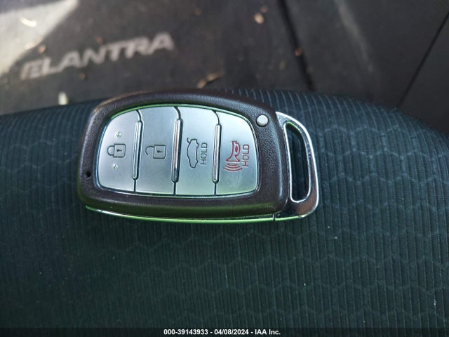 Hyundai Elantra Value Edition 2017 KMHD84LF4HU378419 Image 11