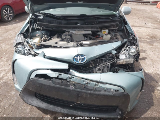Toyota Prius V Three 2015 JTDZN3EU1FJ040130 Image 10