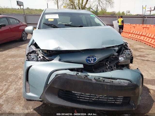 Toyota Prius V Three 2015 JTDZN3EU1FJ040130 Image 12