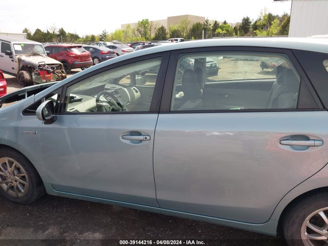 Toyota Prius V Three 2015 JTDZN3EU1FJ040130 Image 14
