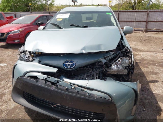 Toyota Prius V Three 2015 JTDZN3EU1FJ040130 Image 17