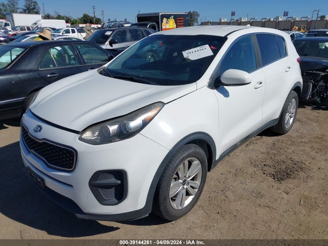 KIA Sportage Lx 2018 KNDPM3AC4J7332996 Image 2
