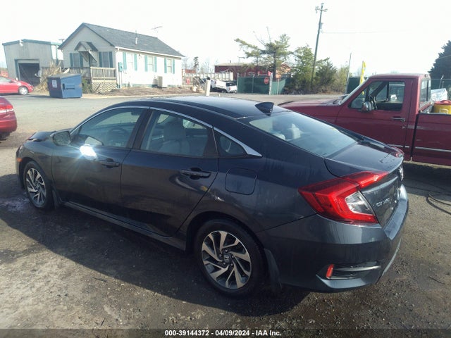 Honda CIVIC EX 2018 2HGFC2F76JH564364 Image 3