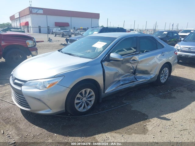 Toyota CAMRY LE 2015 4T4BF1FK2FR476176 Image 2