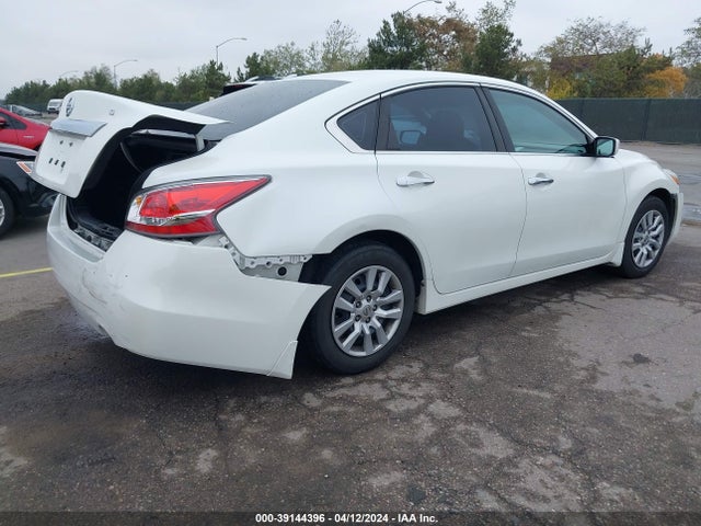 Nissan Altima 2.5 S 2015 1N4AL3APXFC165012 Image 4