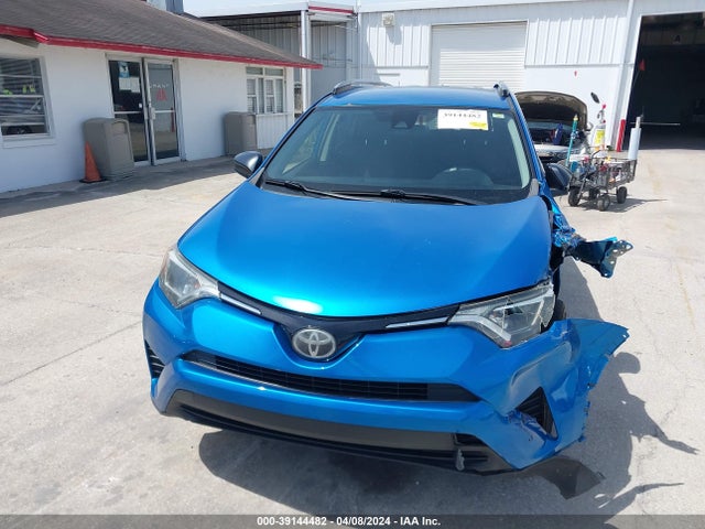 Toyota RAV4 LE 2018 JTMZFREV4JJ207999 Image 13