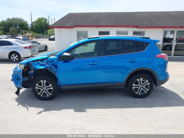 Toyota RAV4 LE 2018 JTMZFREV4JJ207999 Image 15
