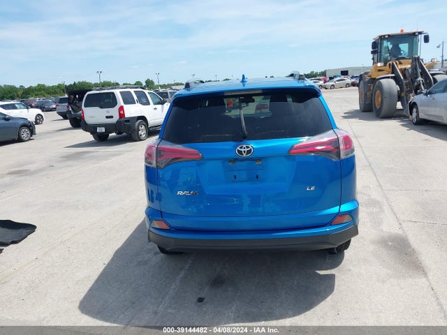 Toyota RAV4 LE 2018 JTMZFREV4JJ207999 Image 17