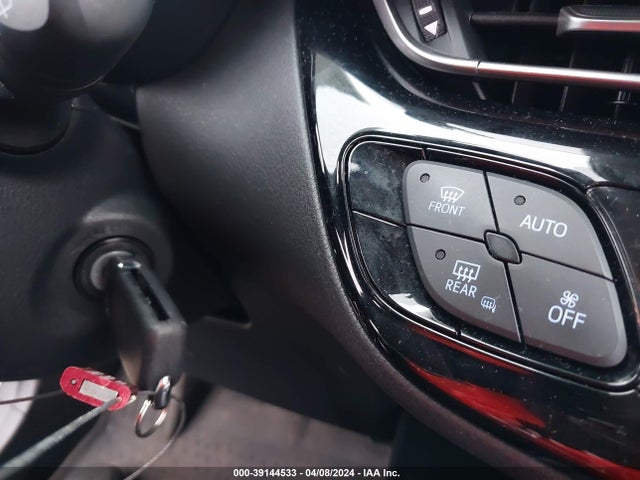 Toyota C-HR LE 2021 JTNKHMBX4M1120267 Image 11