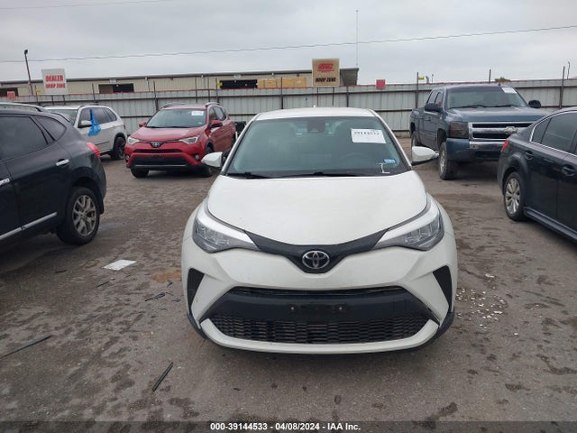 Toyota C-HR LE 2021 JTNKHMBX4M1120267 Image 12