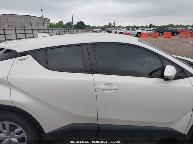 Toyota C-HR LE 2021 JTNKHMBX4M1120267 Image 13