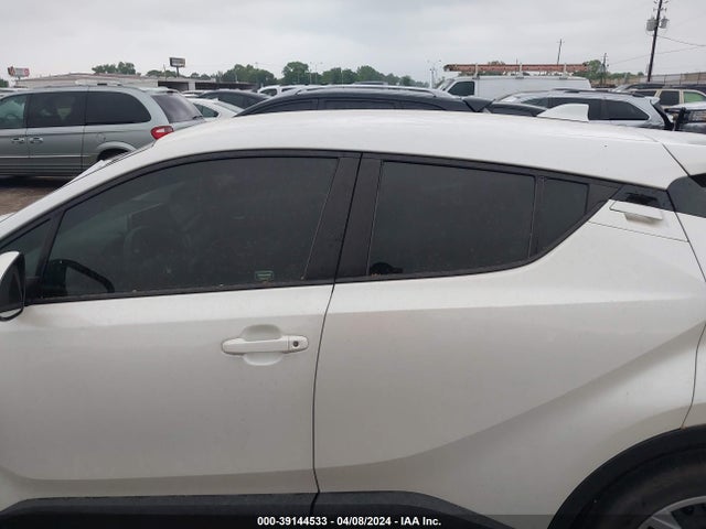 Toyota C-HR LE 2021 JTNKHMBX4M1120267 Image 14