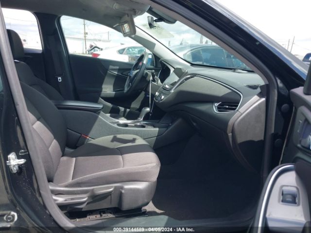 1G1ZD5ST8LF103242 Chevrolet Malibu Fwd Lt