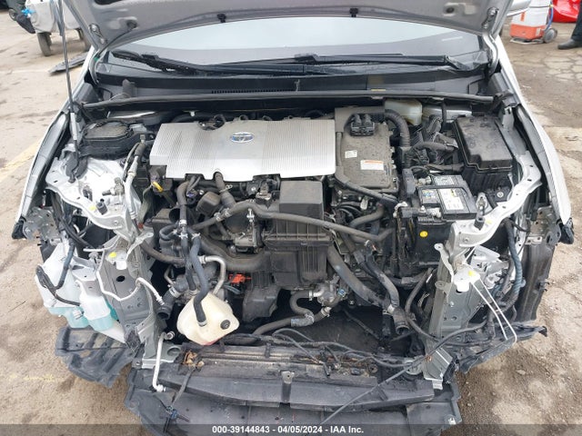 Toyota Prius Two 2017 JTDKBRFU8H3045876 Image 10
