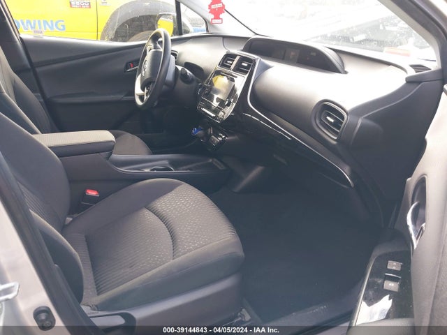 Toyota Prius Two 2017 JTDKBRFU8H3045876 Image 5
