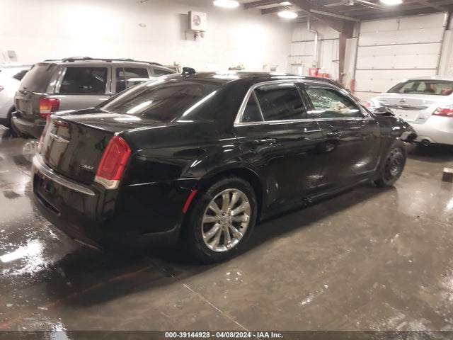 2C3CCARG2JH117994 Chrysler 300 Touring L Awd